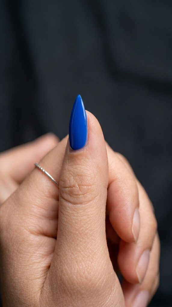 blue acrylic nails