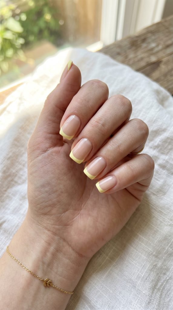 simple summer nails short